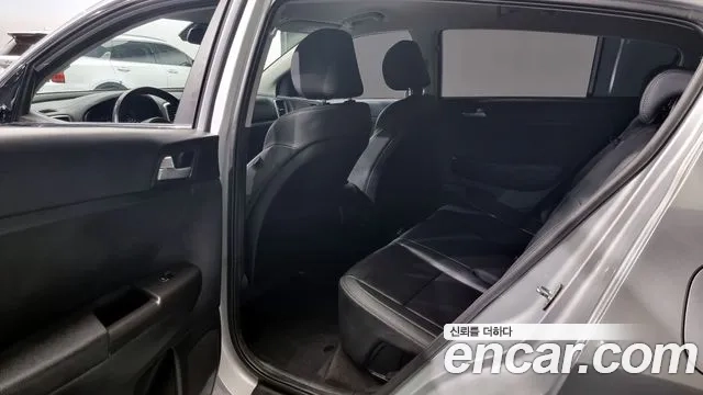 Kia Sportage The Bold 2021 Серебристо-серый из Кореи, фото 2