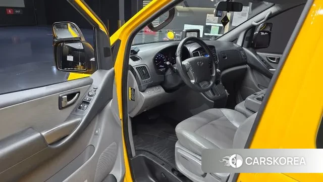 Hyundai The New Grand Starex 2018 Желтый из Кореи, фото 2