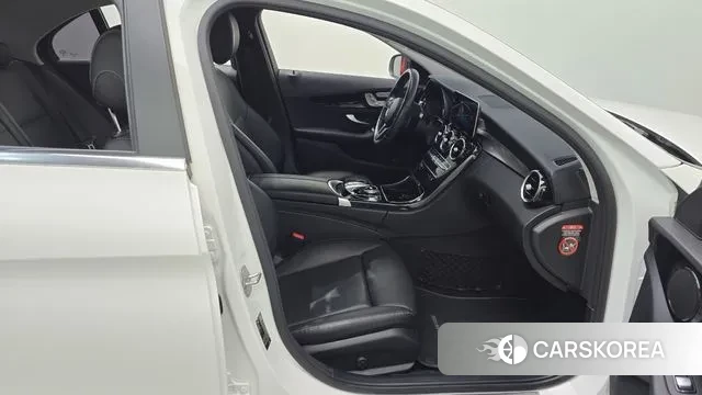 Mercedes-Benz C-Class W205 2019 Белый из Кореи, фото 2