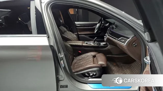 BMW 7 Series (G11) 2021 Серебристо-серый из Кореи, фото 2