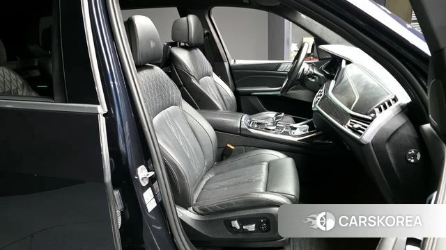 BMW X7 (G07) 2021 Черный из Кореи, фото 2