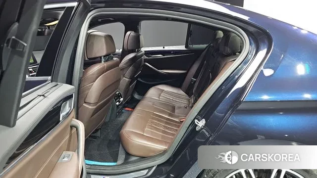 BMW 5 Series (G30) 2019 Черный из Кореи, фото 2