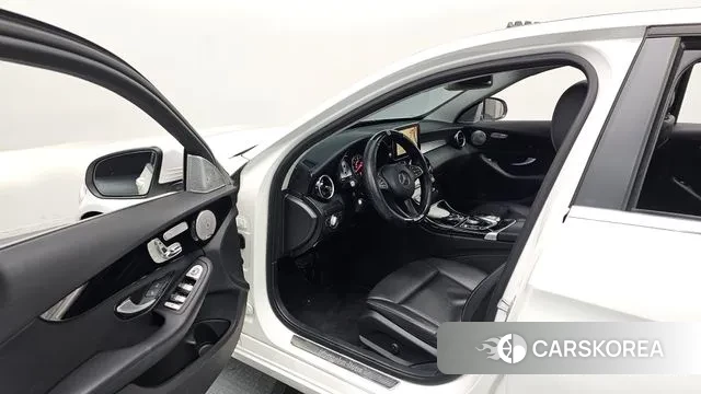 Mercedes-Benz C-Class W205 2018 Белый из Кореи, фото 2