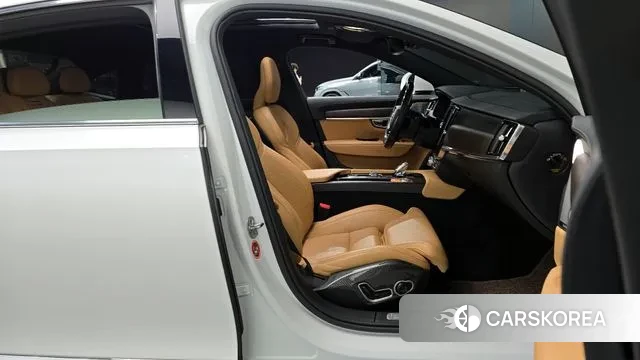 Volvo S90 2023 Белый из Кореи, фото 2