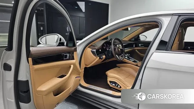 Porsche Panamera (971) 2021 Серебристо-серый из Кореи, фото 2