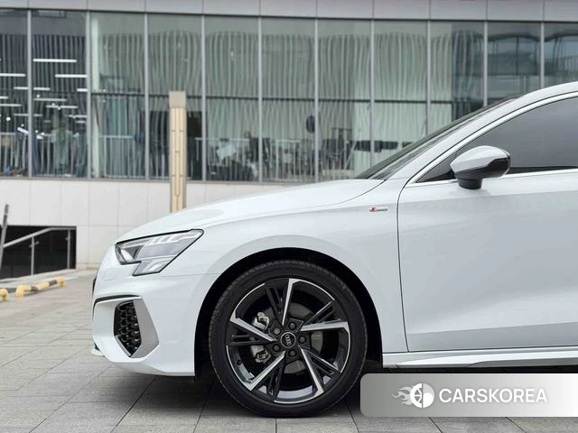 Audi A3 2023 Белый из Китая, фото 2