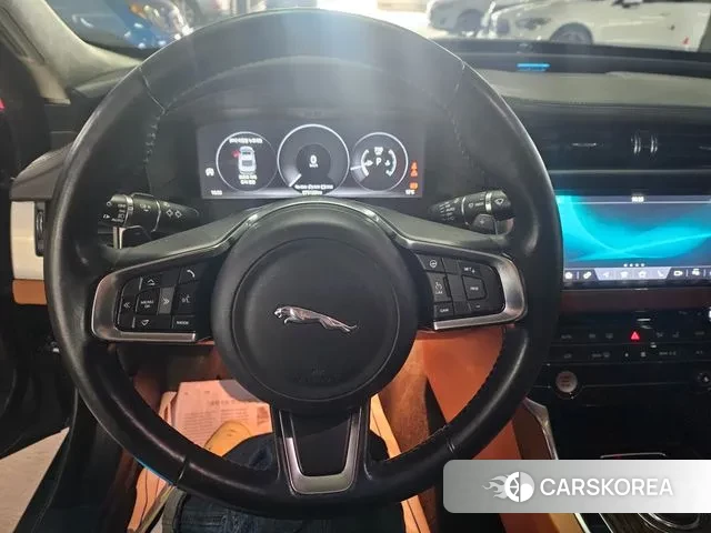 Jaguar XF (X260) 2019 Серый из Кореи, фото 2
