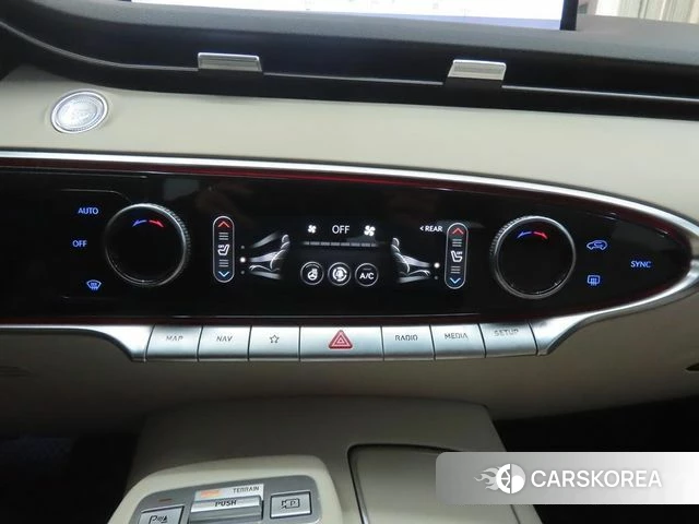 Genesis GV70 2023 Белый из Кореи, фото 2