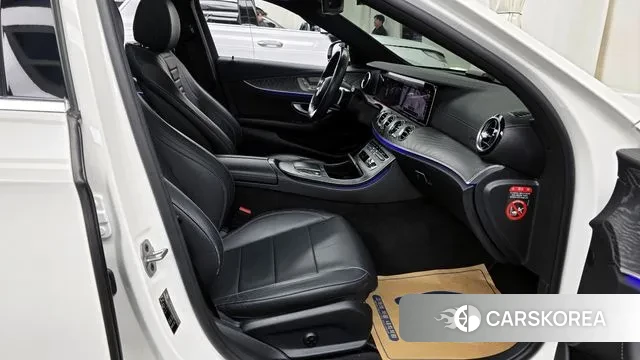 Mercedes-Benz E-Class W213 2020 Белый из Кореи, фото 2