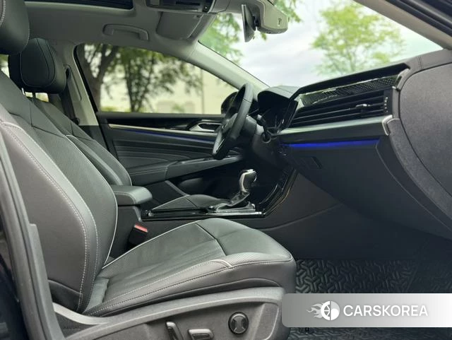 Volkswagen Passat 2022 Черный из Китая, фото 2