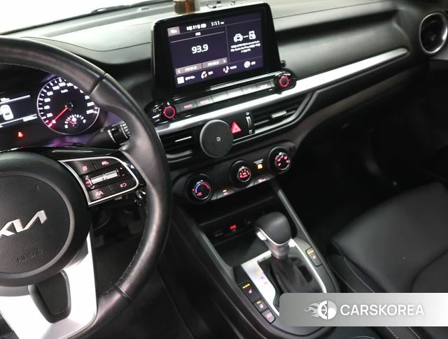 Kia The New K3 2nd generation 2023 Белый из Кореи, фото 2