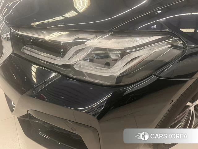 BMW 5 series 2022 Черный из Китая, фото 2