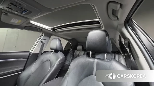 Toyota Camry (XV70) 2024 Белый из Кореи, фото 2