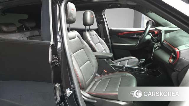 Chevrolet (GM Daewoo) The New Trail Blazer 2023 Черный из Кореи, фото 2