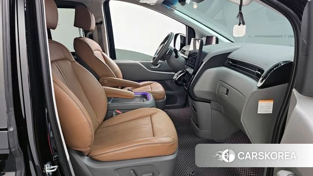 Hyundai Staria 2025 Черный из Кореи, фото 2