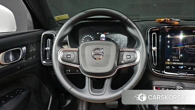 Volvo XC40 2022 Белый из Кореи, фото 2