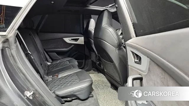 Audi Q8 (4M) 2022 Серый из Кореи, фото 2