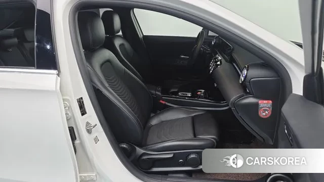 Mercedes-Benz A-Class W177 2020 Белый из Кореи, фото 2