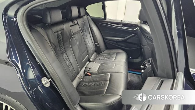 BMW 5 Series (G30) 2019 Черный из Кореи, фото 2