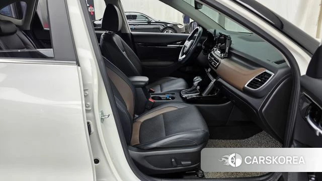 Kia Seltos 2021 Белый из Кореи, фото 2