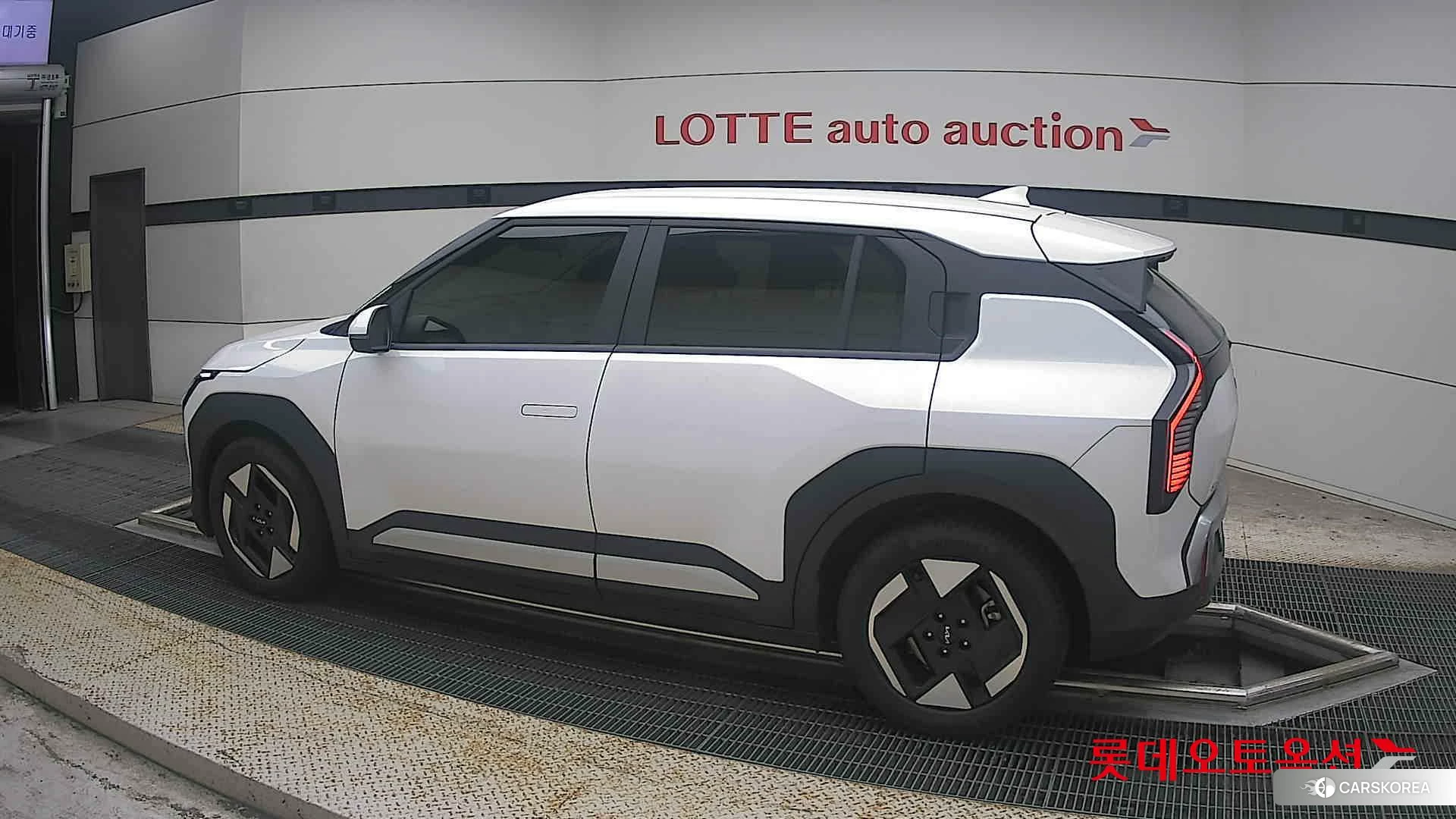 Kia EV3 2025 Snow White Pearl из Кореи, фото 2