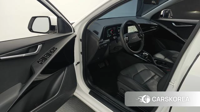 Kia Di Ol Nu Niro 2023 Белый из Кореи, фото 2