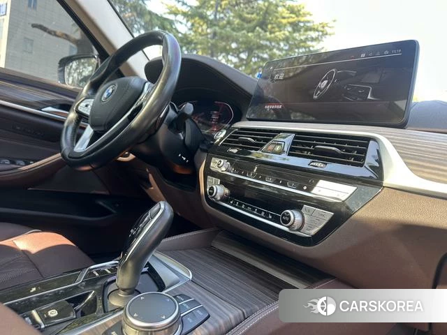 BMW 5 series 2023 Черный из Китая, фото 2