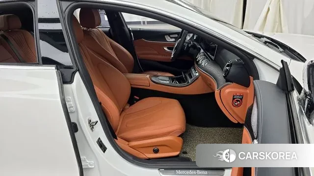 Mercedes-Benz CLS-Class C257 2023 Белый из Кореи, фото 2