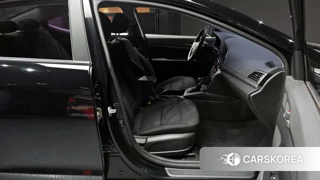 Hyundai Avante AD 2018 Черный из Кореи, фото 2