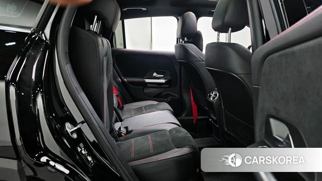 Mercedes-Benz GLA - Class H247 2023 Черный из Кореи, фото 2