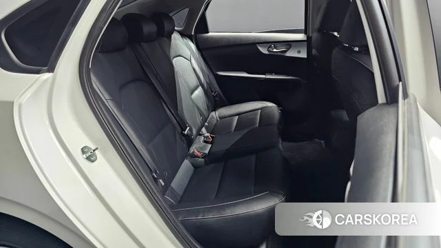 Kia The New K3 2nd generation 2022 Белый из Кореи, фото 2
