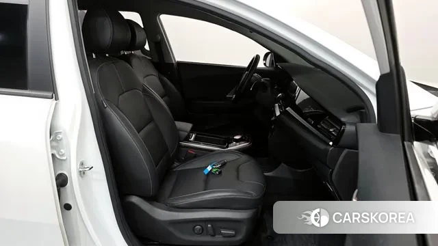 Kia Niro Plus 2022 Белый из Кореи, фото 2