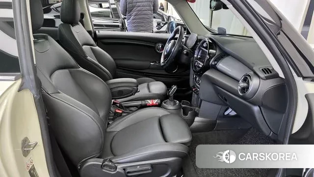 Mini Cooper 2020 Жемчужный цвет из Кореи, фото 2