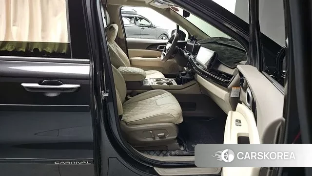 Kia The New Carnival 4th Generation 2024 Серый из Кореи, фото 2