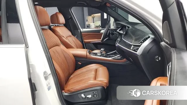 BMW X7 (G07) 2021 Белый из Кореи, фото 2