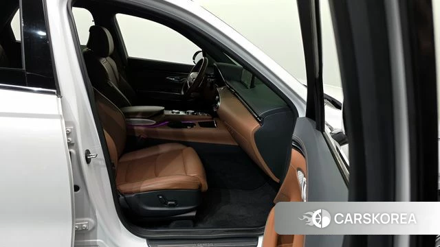 Genesis GV70 2022 Белый из Кореи, фото 2