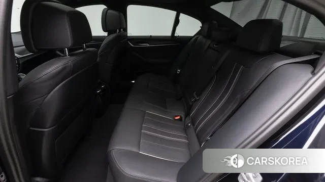 BMW 5 Series (G30) 2022 Черный из Кореи, фото 2