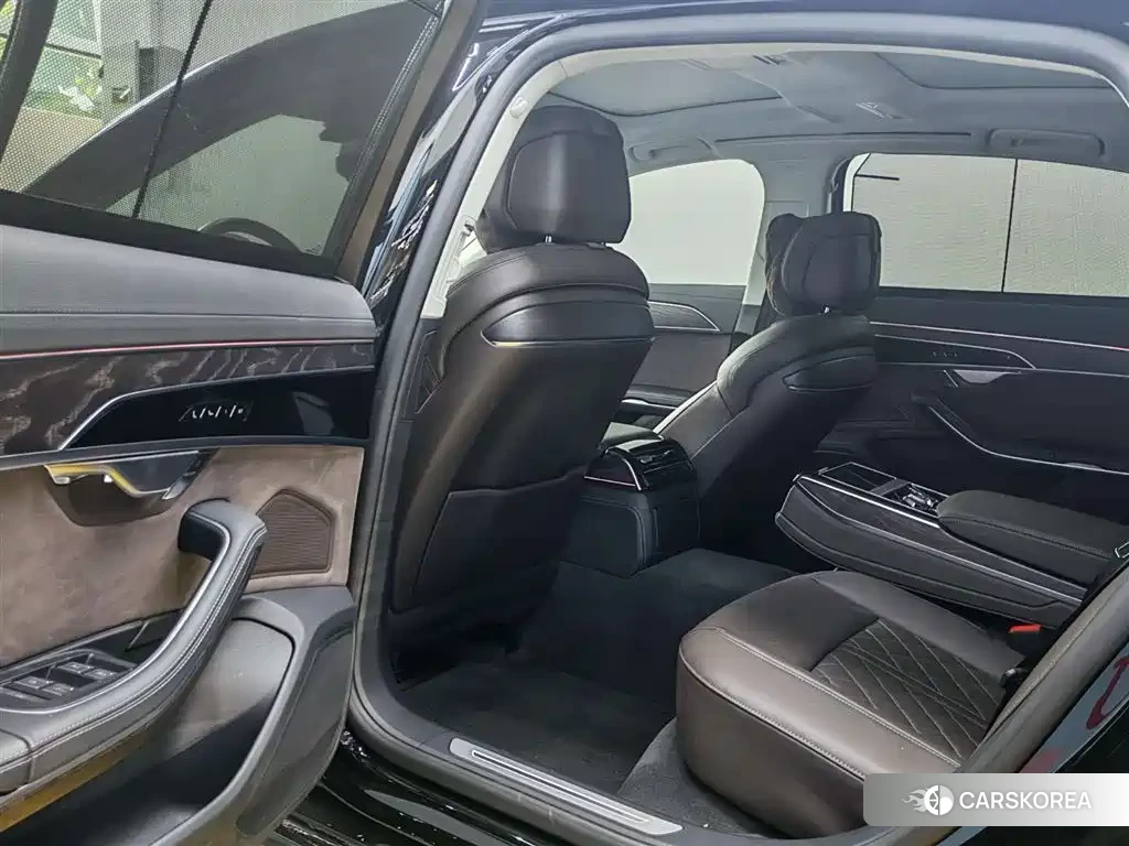 Audi A8 2023 Черный из Китая, фото 2