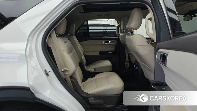 Ford Explorer 6th Generation 2022 Белый из Кореи, фото 2