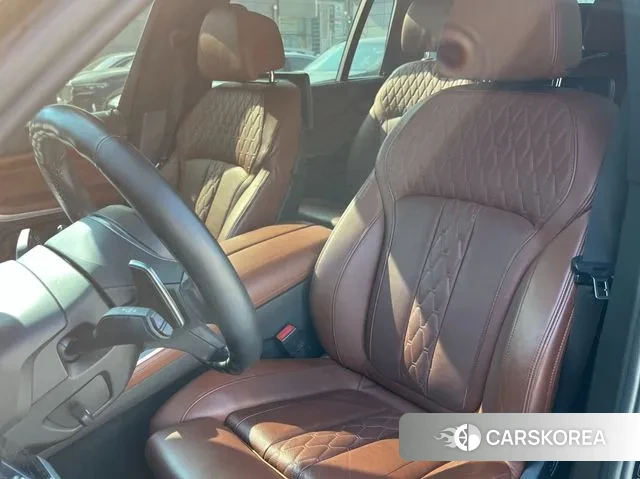 BMW X7 (G07) 2022 Черный двухцветный из Кореи, фото 2