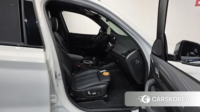 BMW X3 (G01) 2023 Белый из Кореи, фото 2