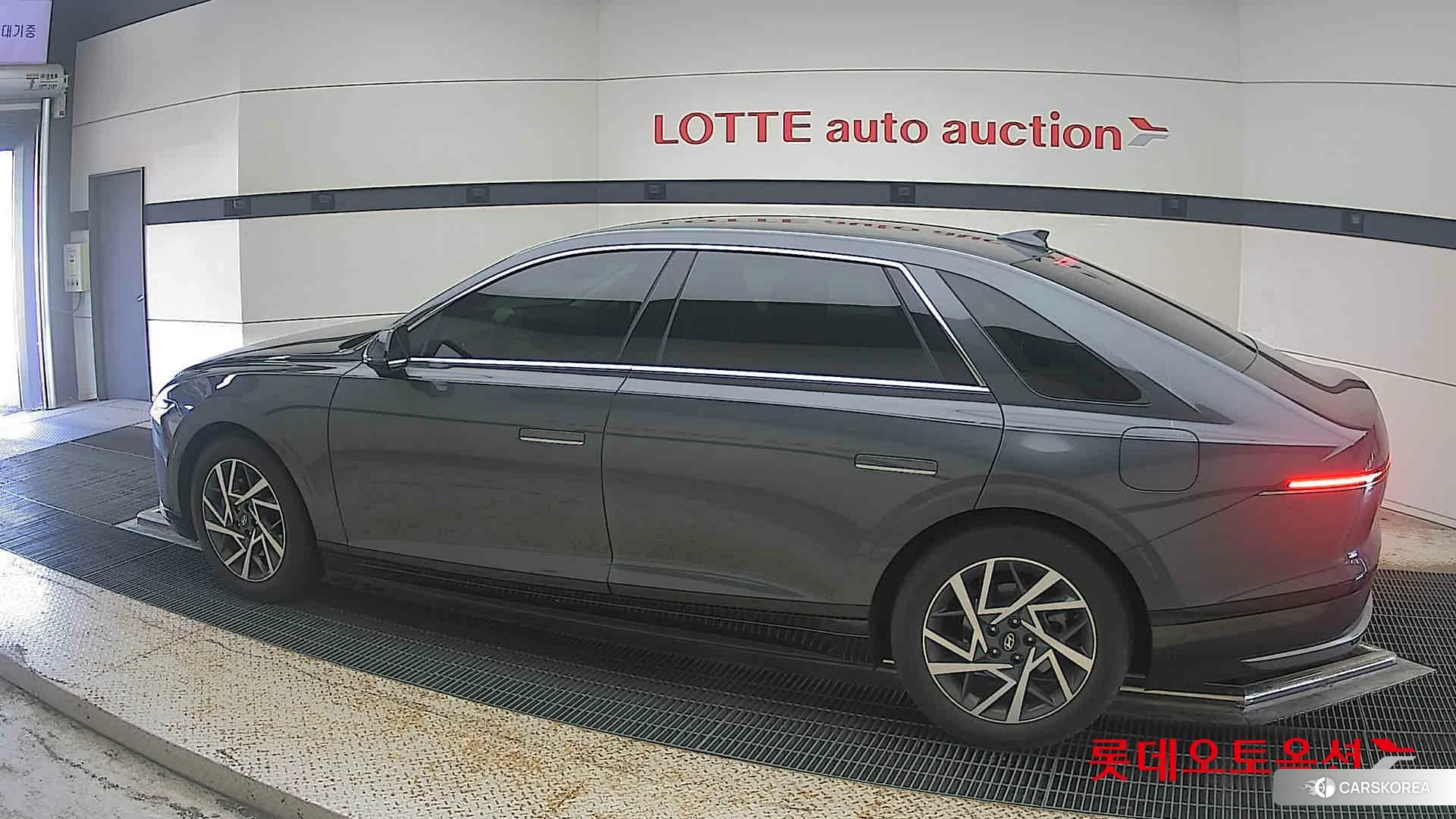 Hyundai Grandeur 2023 Nocturne Grey Metallic из Кореи, фото 2