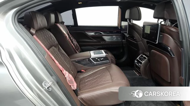 BMW 7 Series (G11) 2022 Серебряный из Кореи, фото 2