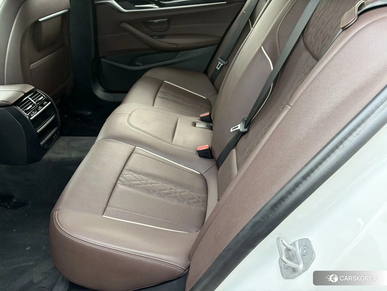 BMW 5 series 2022 Белый из Китая, фото 2