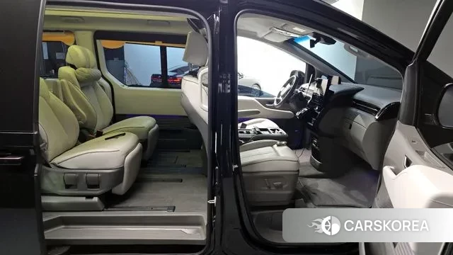 Hyundai Staria 2022 Черный из Кореи, фото 2