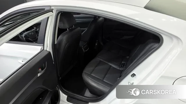 Hyundai Avante AD 2018 Белый из Кореи, фото 2