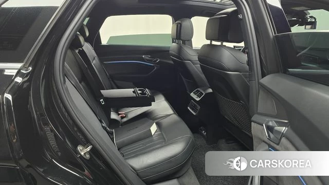Audi e-Tron 2020 Черный из Кореи, фото 2