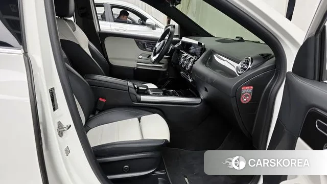 Mercedes-Benz GLA - Class H247 2020 Белый из Кореи, фото 2