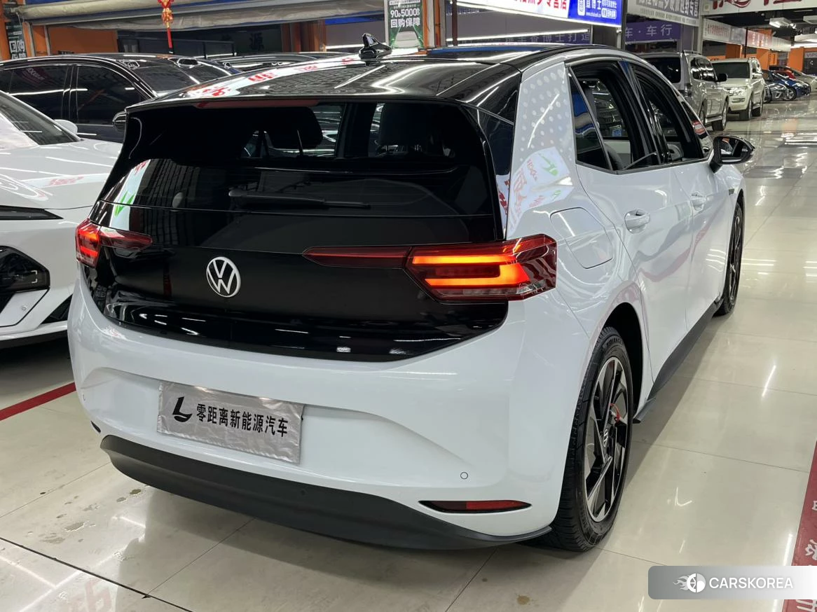 Volkswagen ID.3 2022 Белый из Китая, фото 2