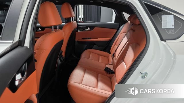 Kia The New K3 2nd generation 2021 Белый из Кореи, фото 2
